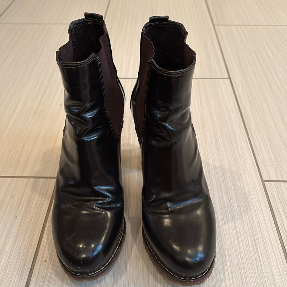 Tory Burch eye catching Boot!
